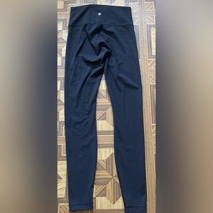 Lululemon leggings size 6